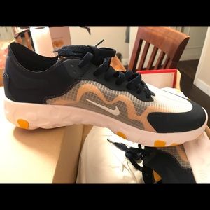 Nike Men’s Shoe NEW